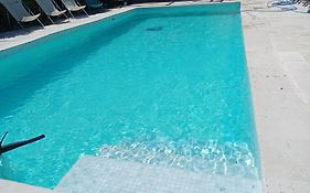 Le Val des Nymphes Petit déj compris, piscine, parking